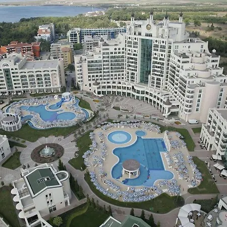 Private Studio In Sunset Resort Pomorie דירה